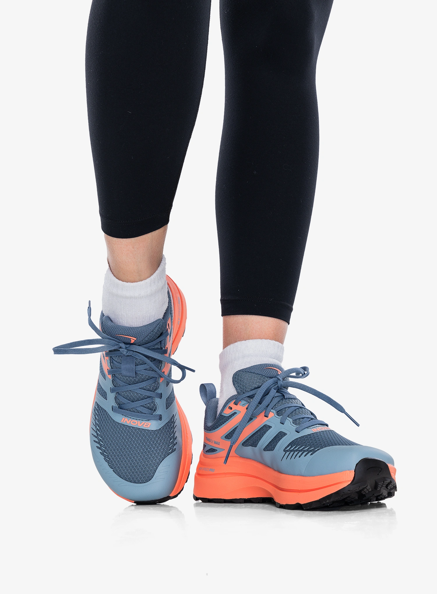 Ženske trail tenisice Inov-8 TrailFly Max Wide - blue grey/coral/grey