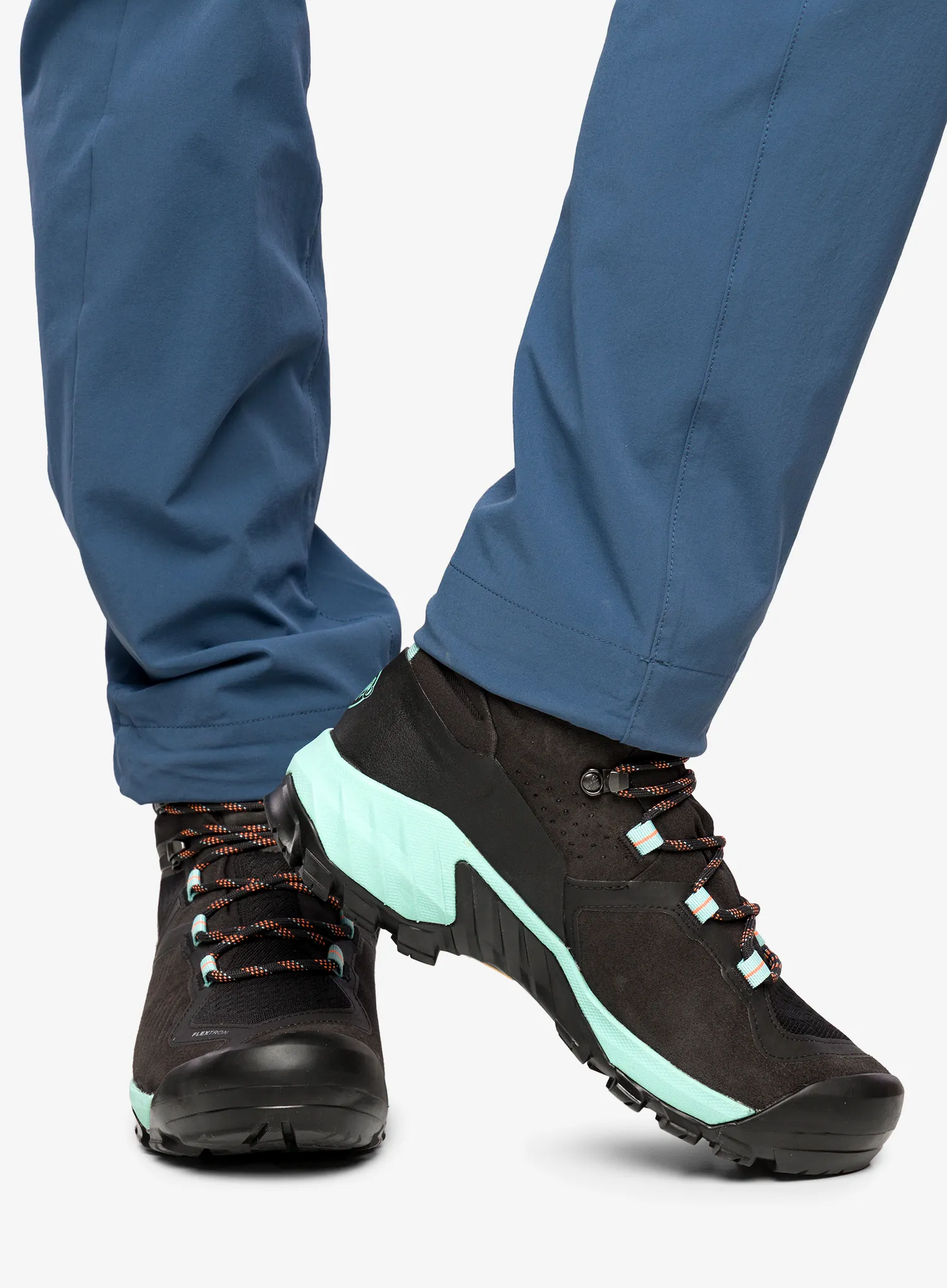 Ženske trekking cipele Mammut Sapuen High GTX - black/dark frosty