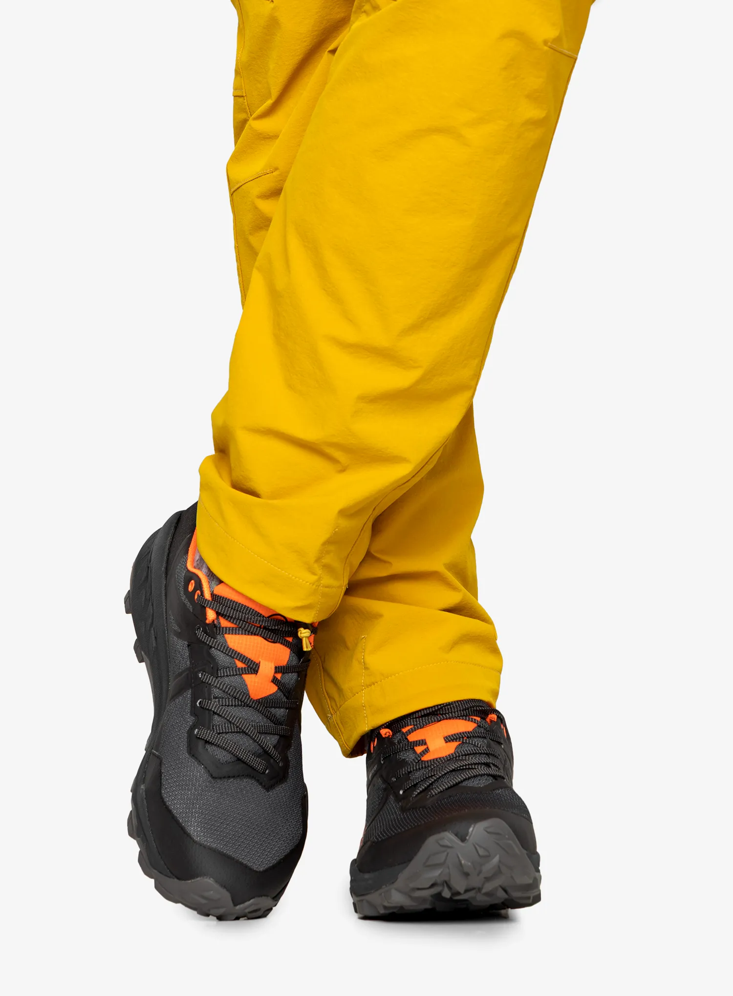 Planinarske cipele Mammut Sertig II Low GTX - black/vibrant orange