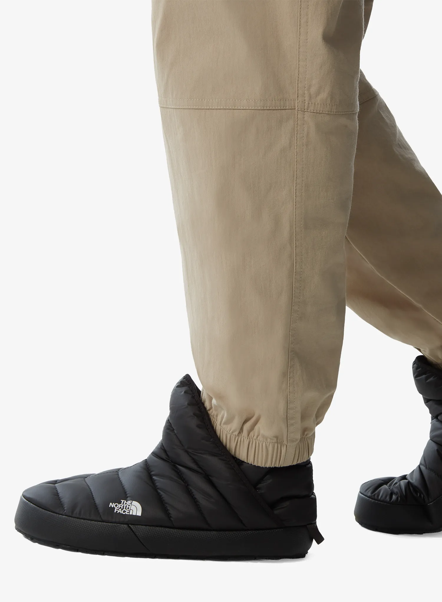 Papuče s postavom The North Face ThermoBall Traction Bootie - black/white