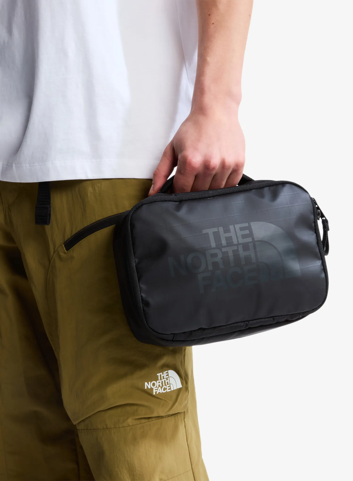 Toaletna torbica The North Face Base Camp Voyager Toiletry Kit - black/grey