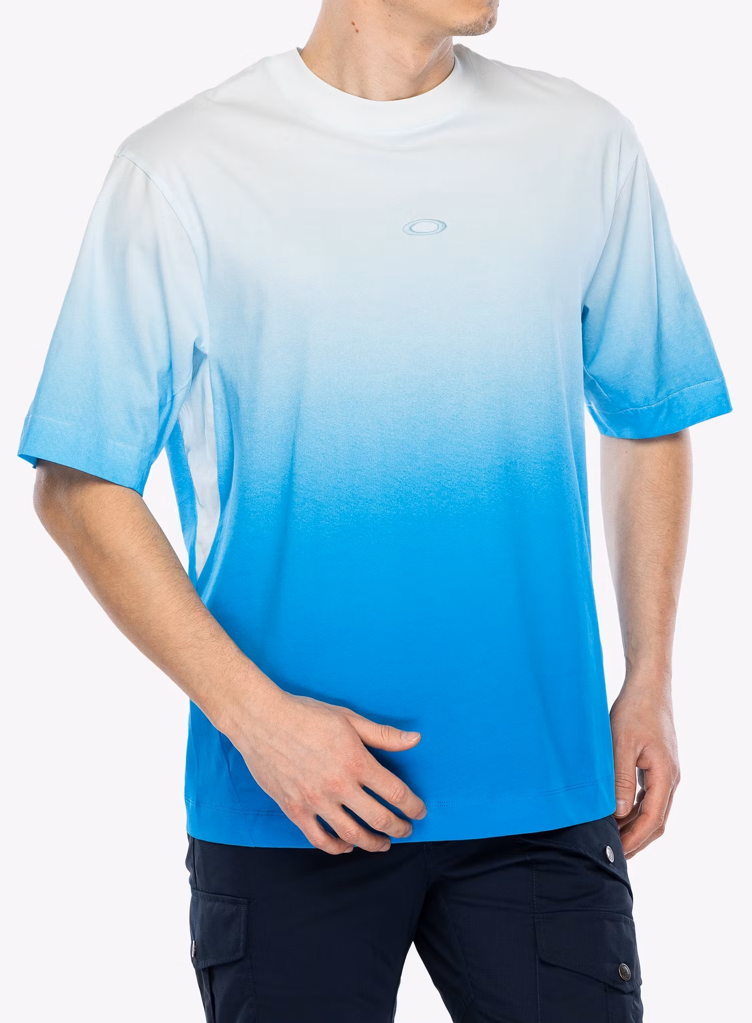 OakleyGradientTee_gradientswimmingblu8056153588614a.webp