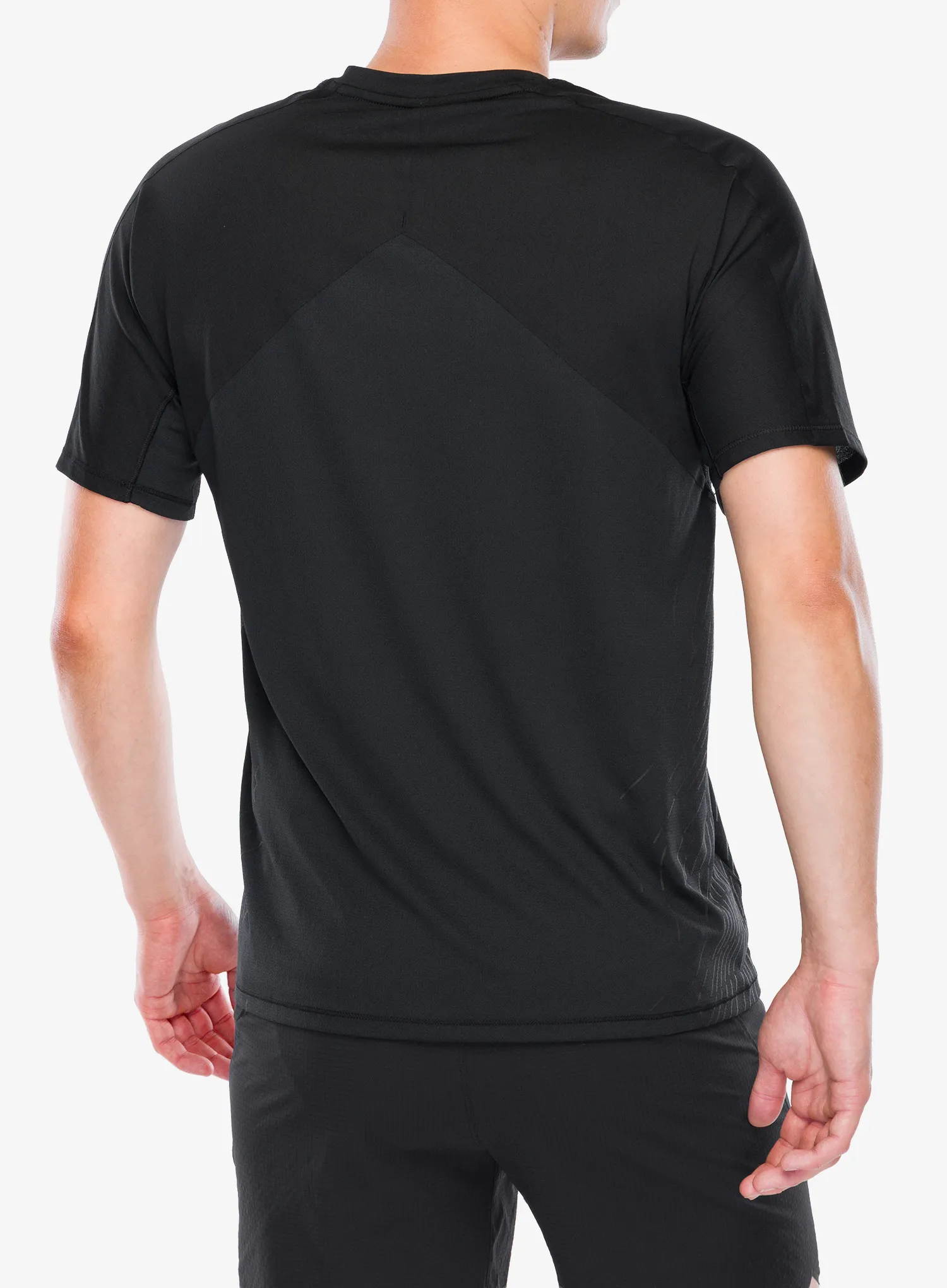 Brzosušeća majica Salomon Sense Aero S/S Tee GFX - deep black