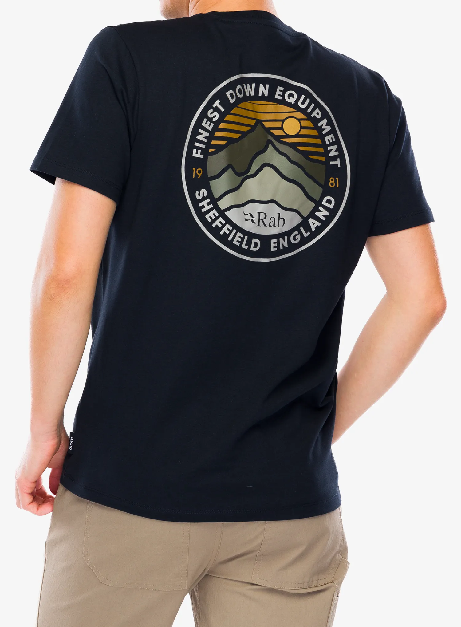 Majica s tiskom Rab Basecamp 3 Peak Tee - beluga