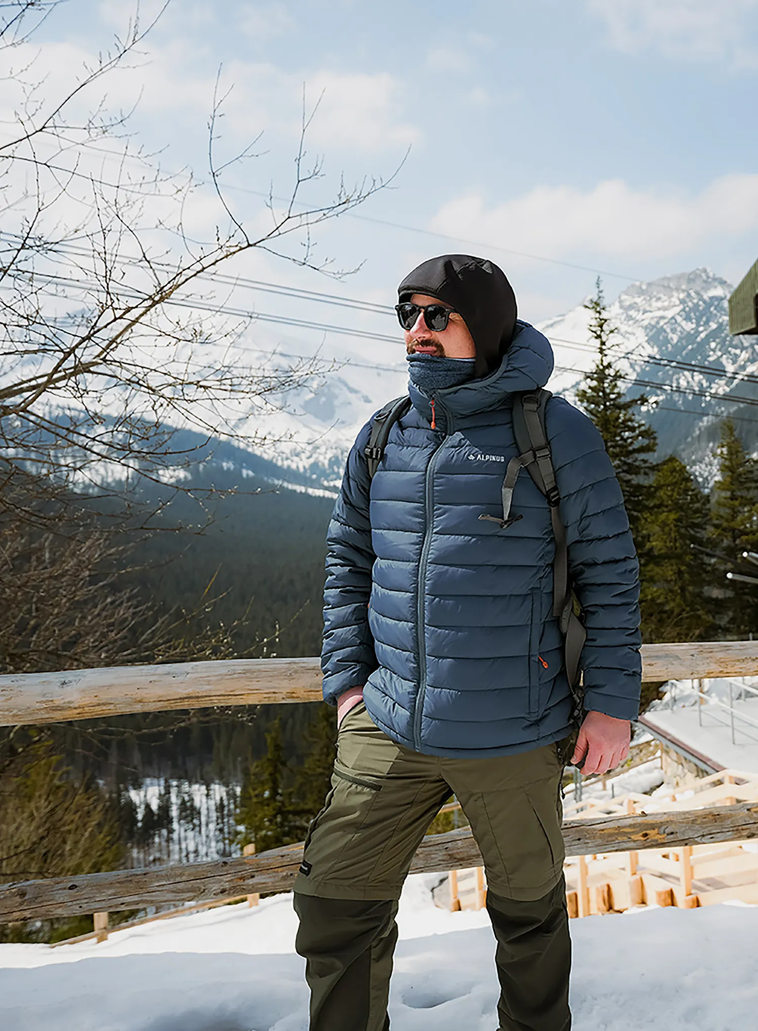 Jakna s postavom Alpinus Hozat - grey/navy