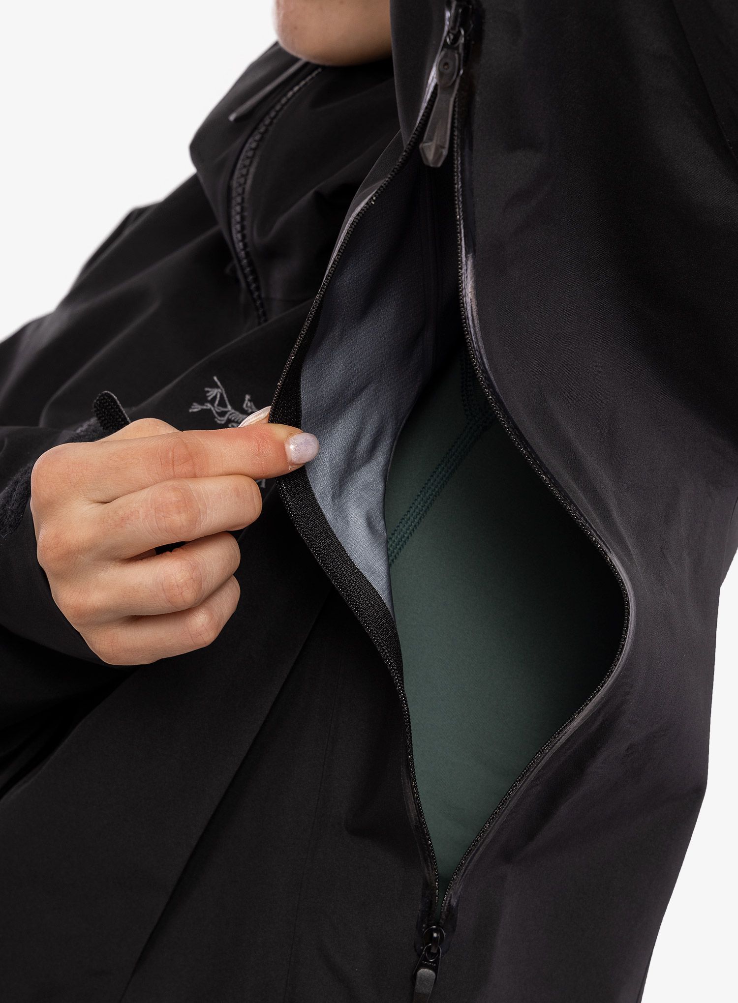 GORE-TEX ženska jakna Arcteryx Alpha SV Jacket - black