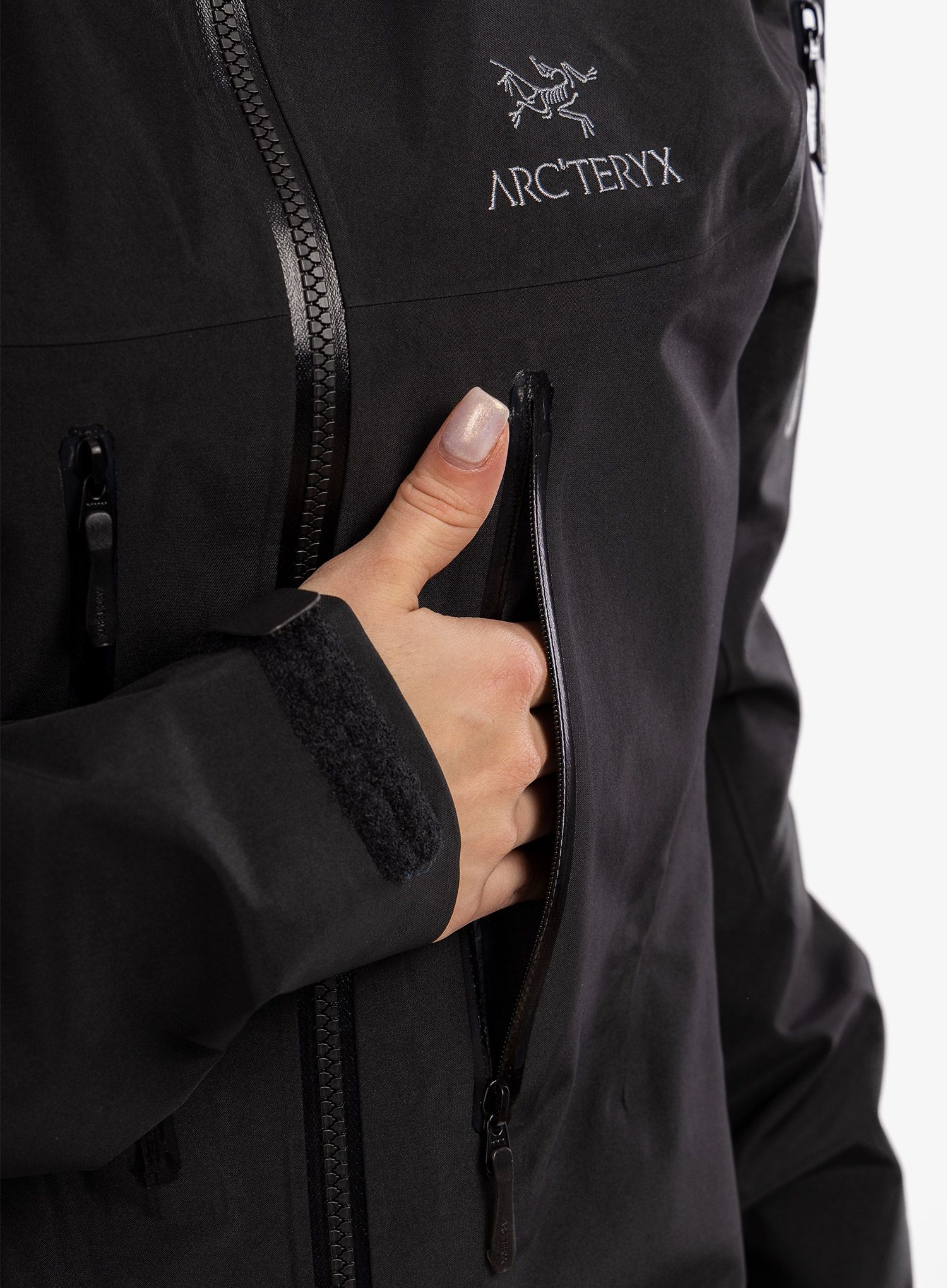 GORE-TEX ženska jakna Arcteryx Alpha SV Jacket - black