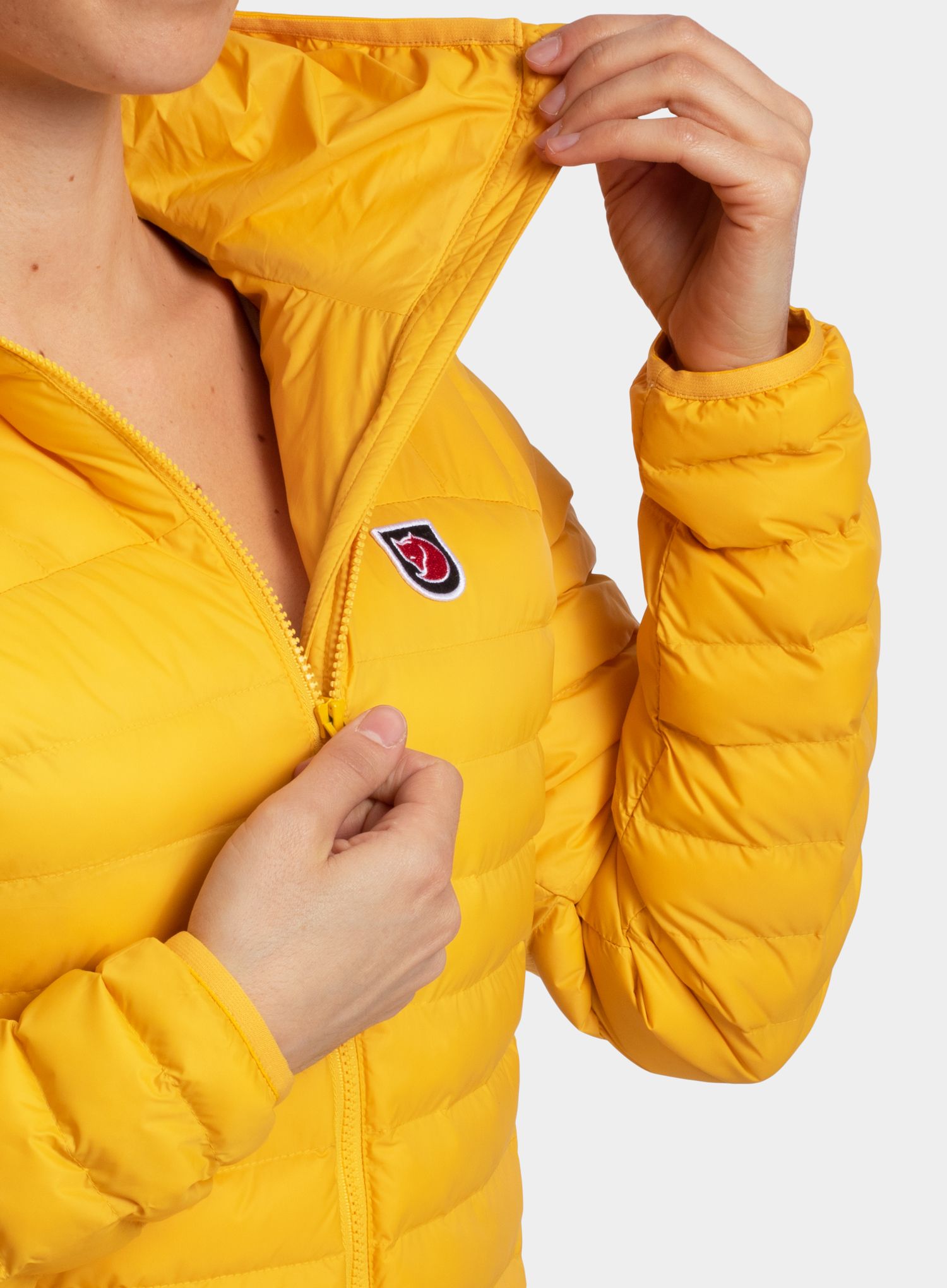 Jakna s postavom Fjallraven Expedition Latt Hoodie - dandelion