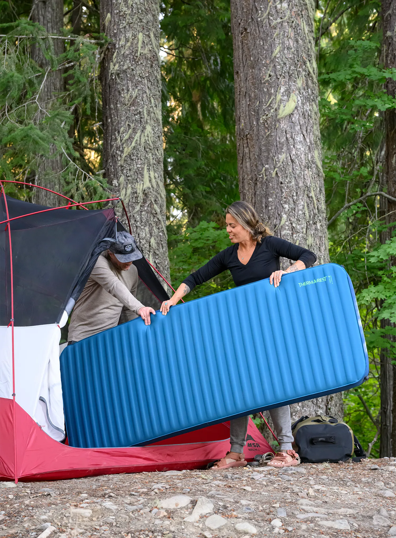 Samonapuhavajuća podloga Therm a Rest MondoKing 3D L - marine blue