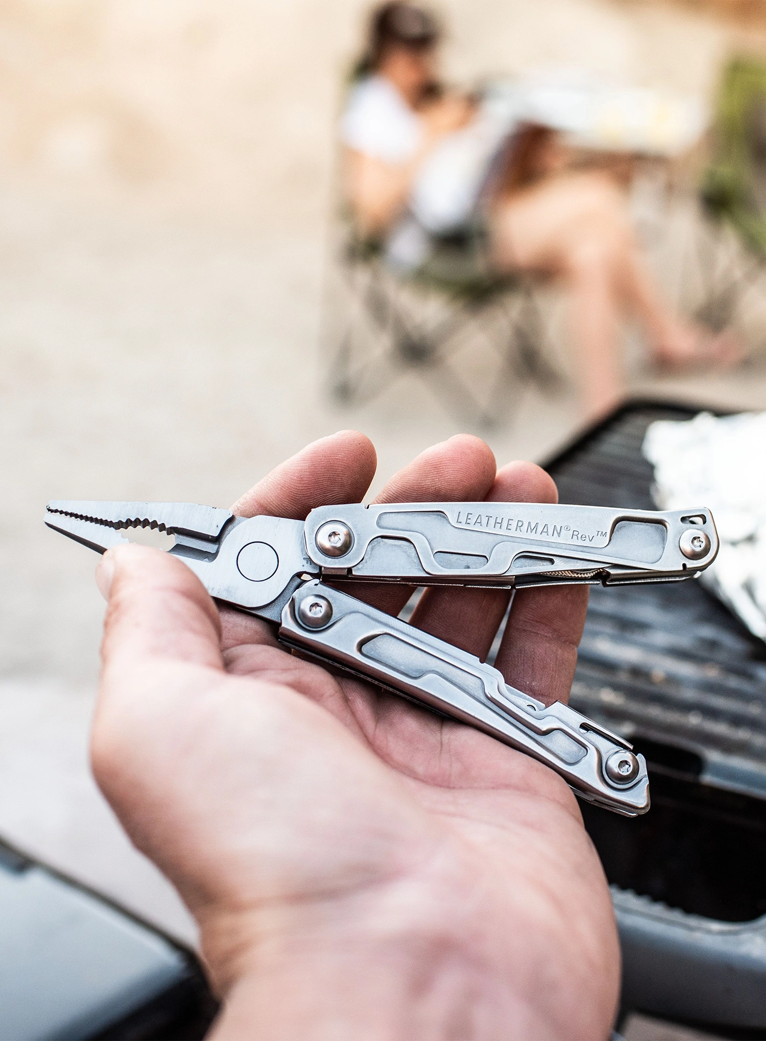 Višenamjenski alat Leatherman Rev - stainless