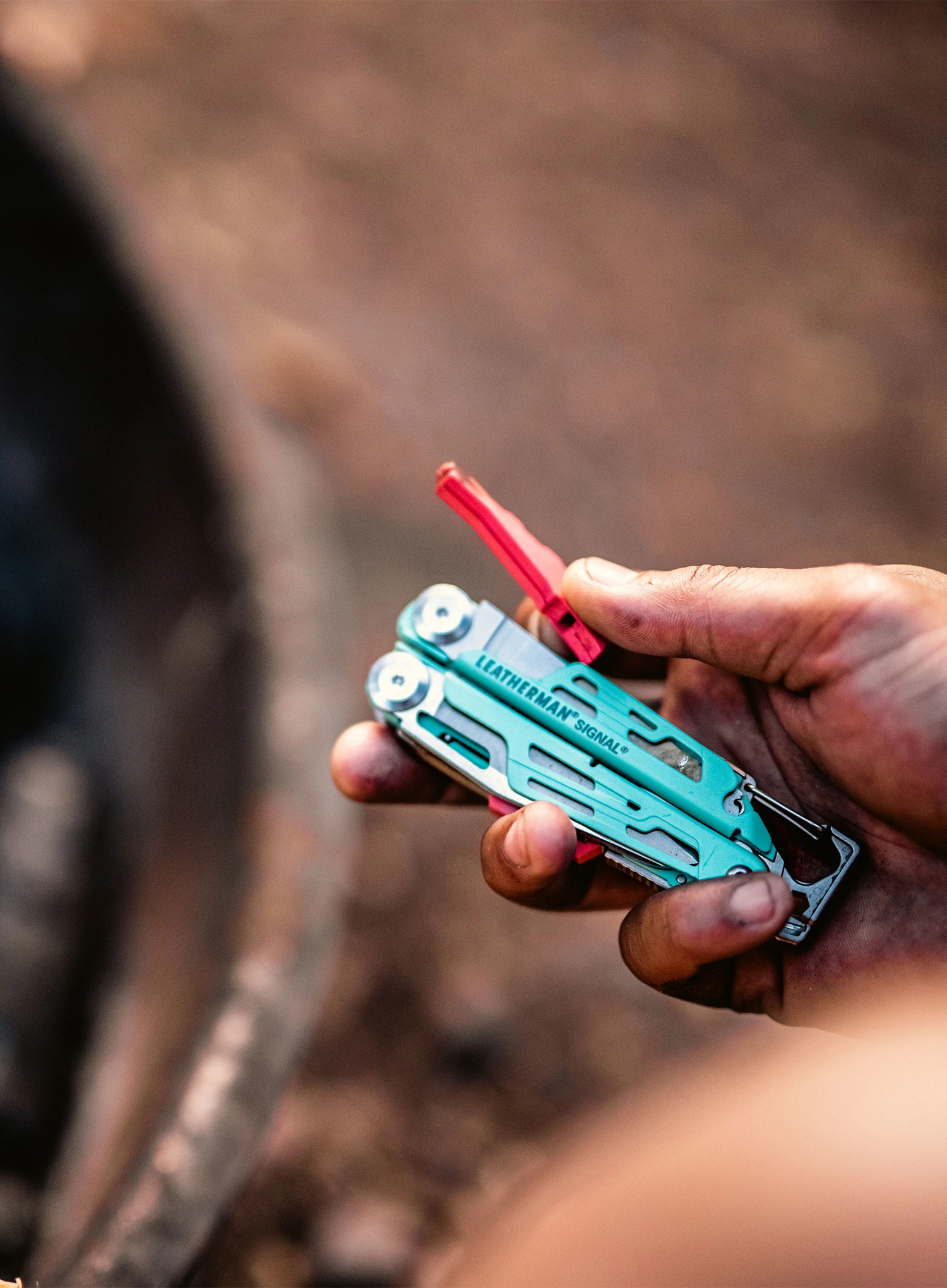 Višenamjenski alat Leatherman Signal - aqua