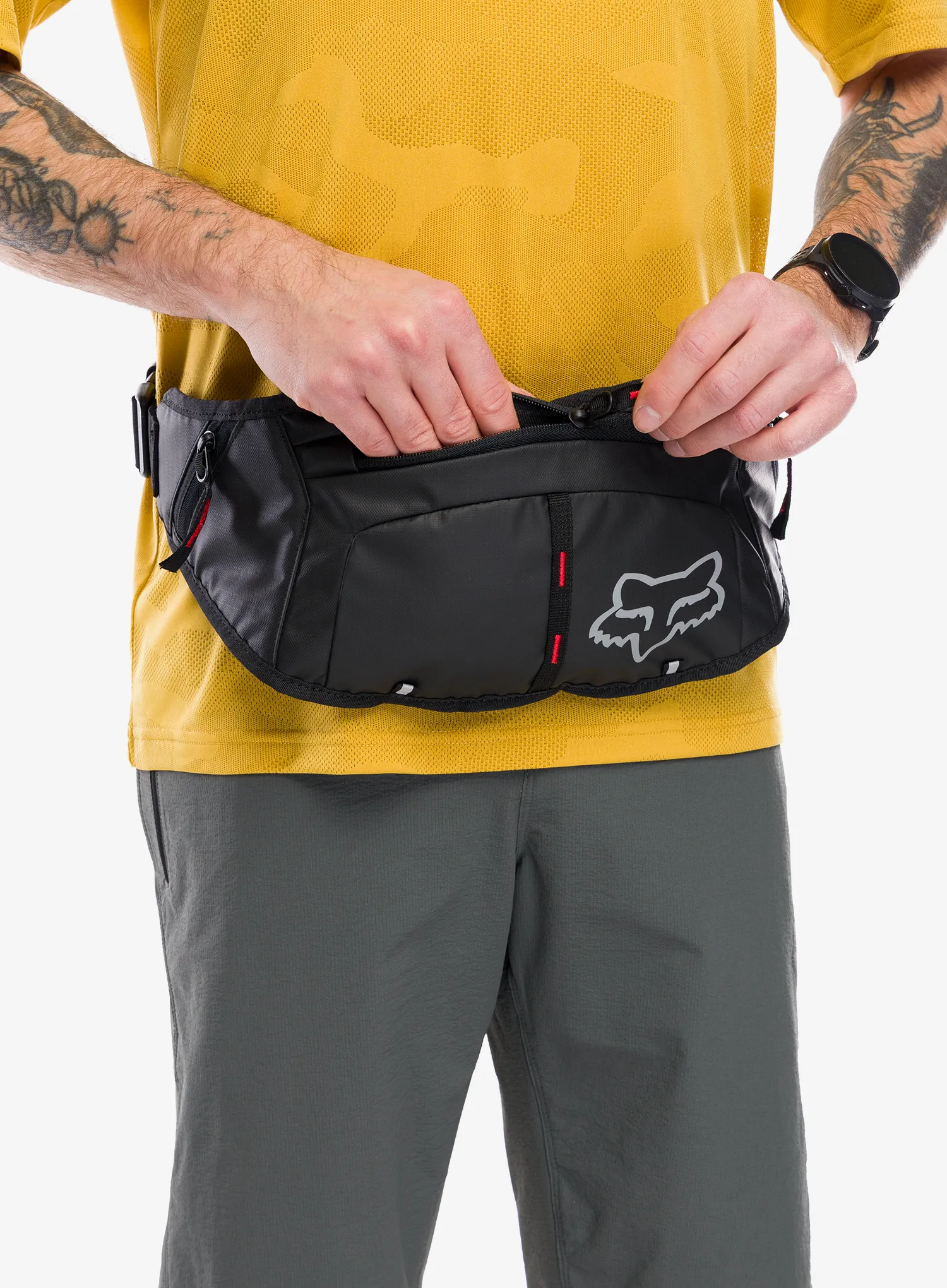 Biciklistička torbica oko struka Fox Slim Hip Pack - black