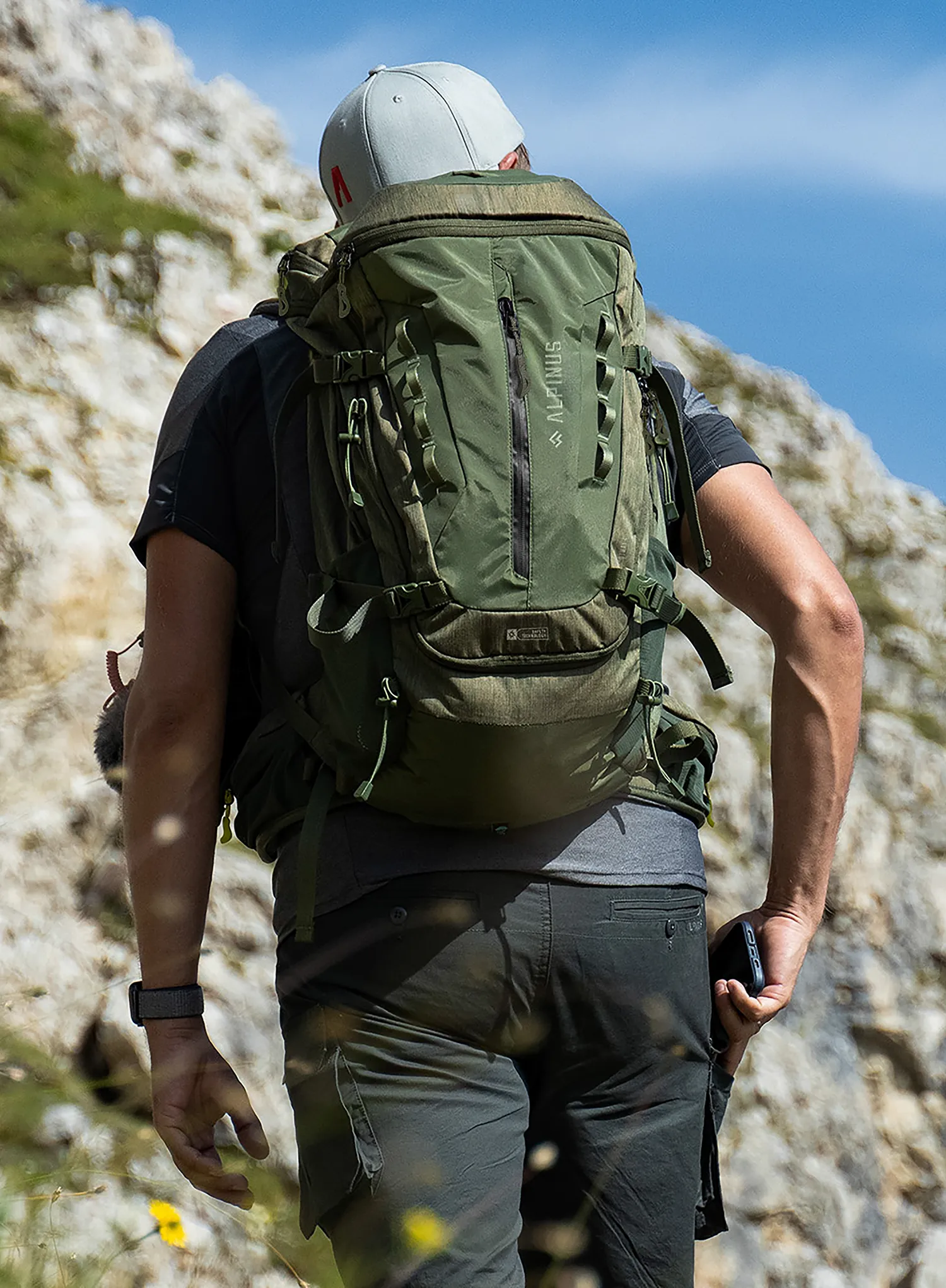 Planinarski ruksak Alpinus Otway 40 - olive