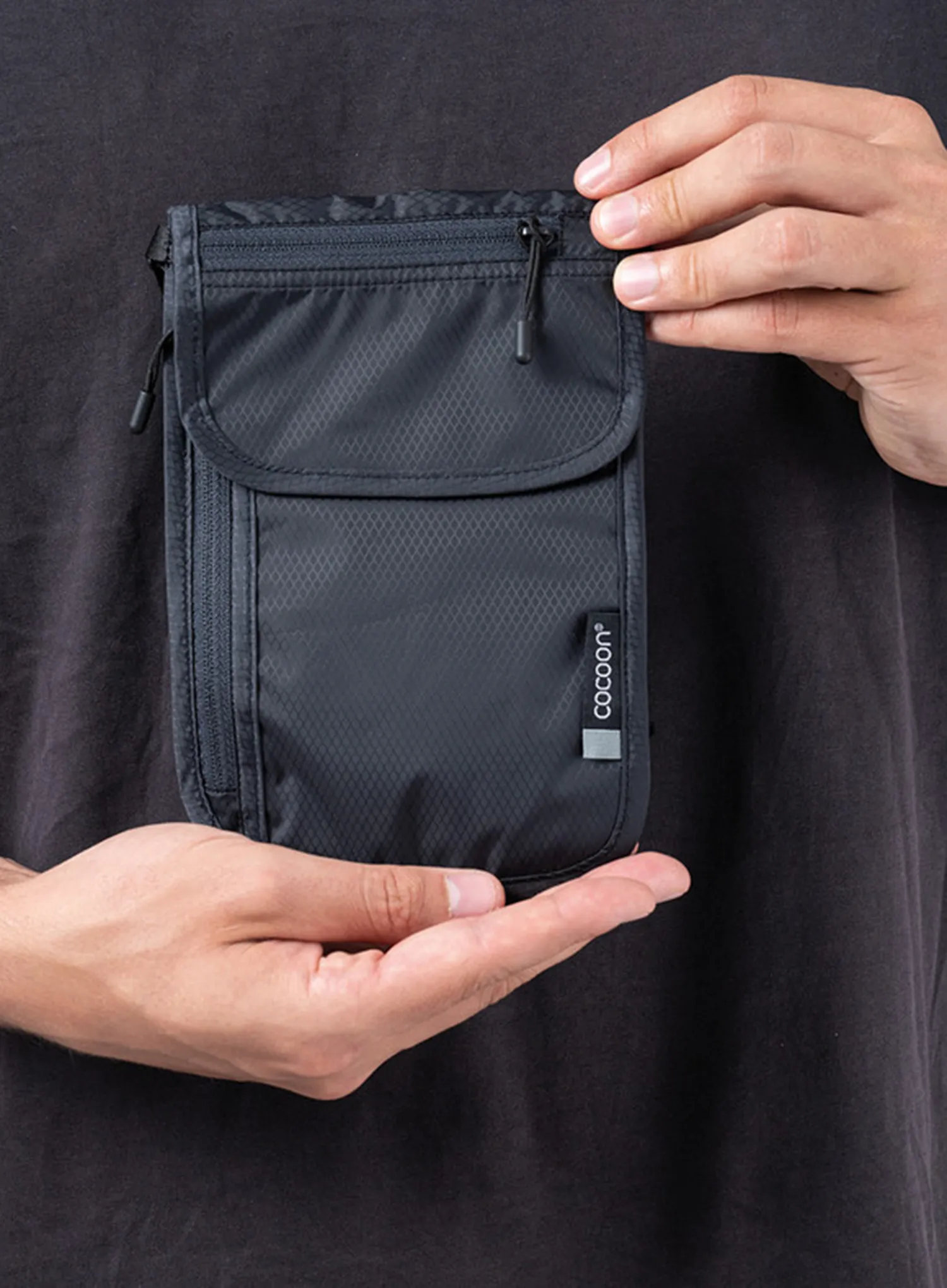 Torbica Cocoon Travel Neck Wallet - phantom black
