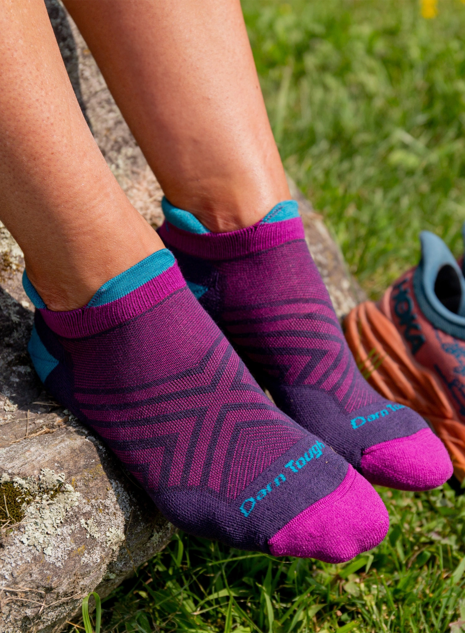 Ženske čarape za trčanje Darn Tough Run No Show Tab Ultra-Lightweight with Cushion - blackberry
