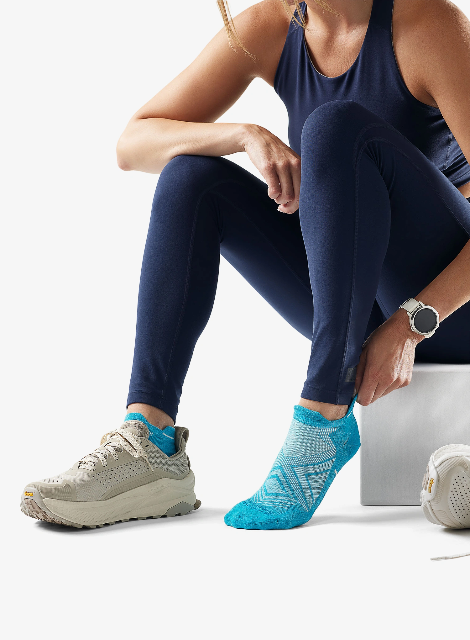 Ženske čarape za trčanje Smartwool Run Zero Cushion Low Ankle Socks - white/capri