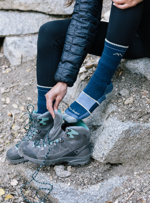 Ženske trekking čarape Darn Tough Hiker Boot Midweight with Full Cushion - eclipse