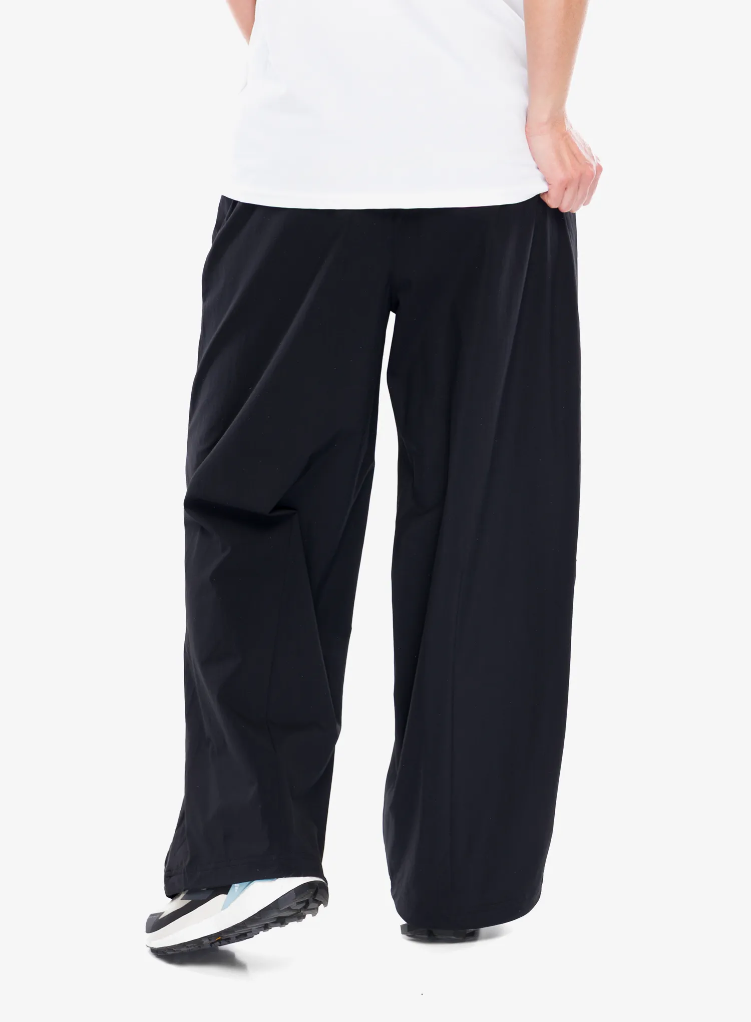 Ženske planinarske hlače adidas TERREX National Geographic AEROREADY Woven Joggers - black