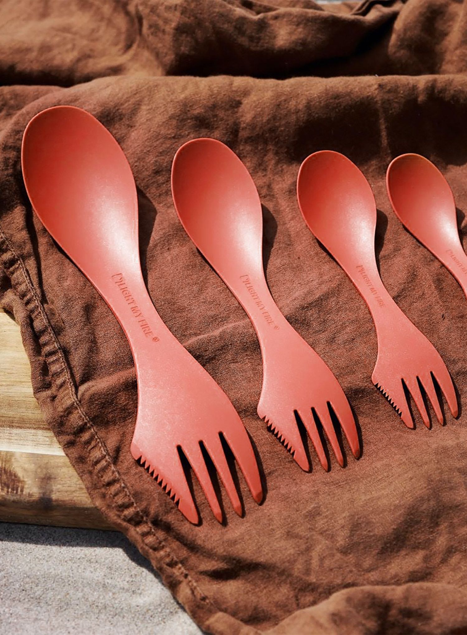 Pribor za jelo Light My Fire Spork Original Bio - rocky red