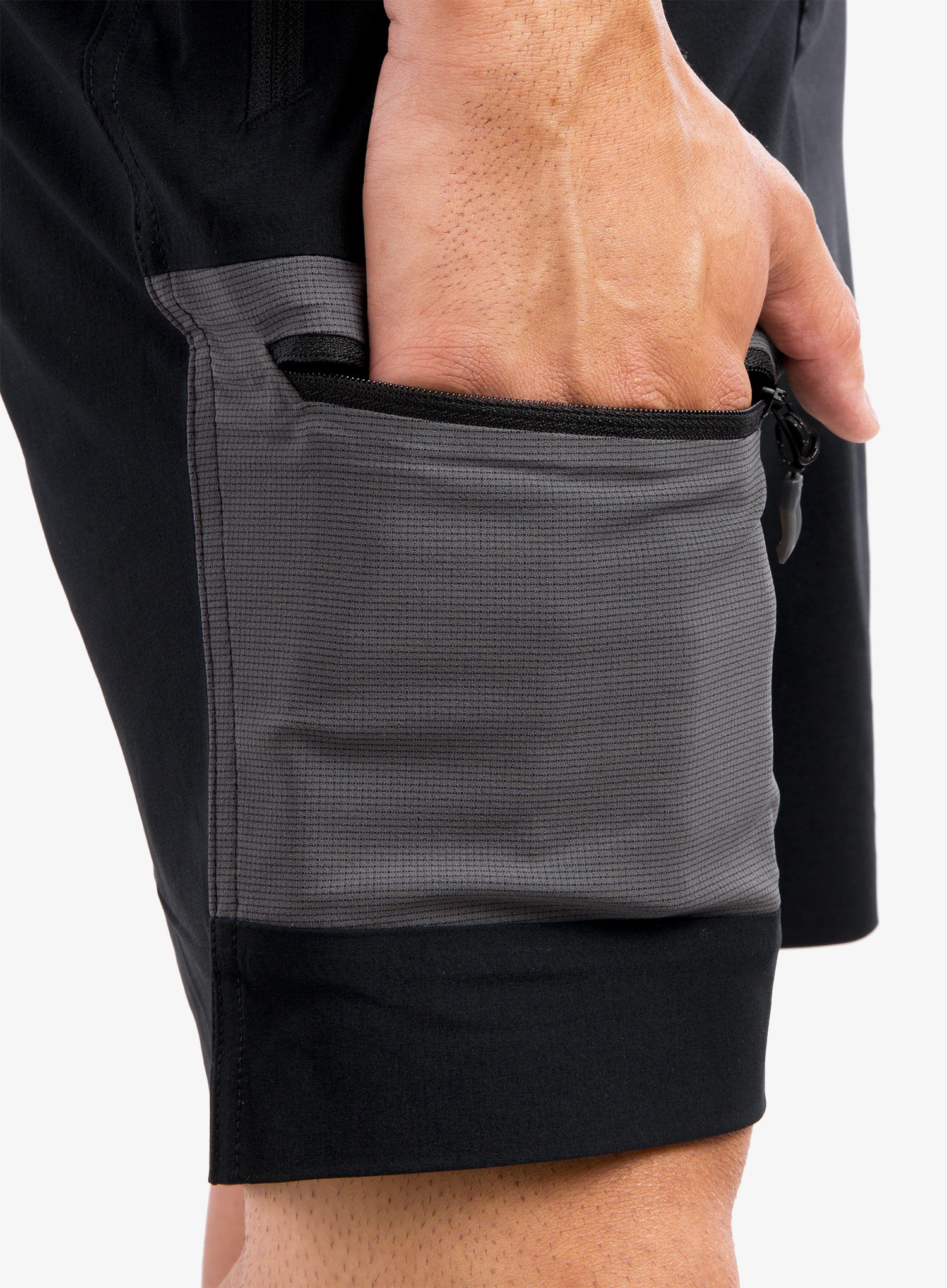 Muške kratke hlače Columbia Titan Pass Short - black
