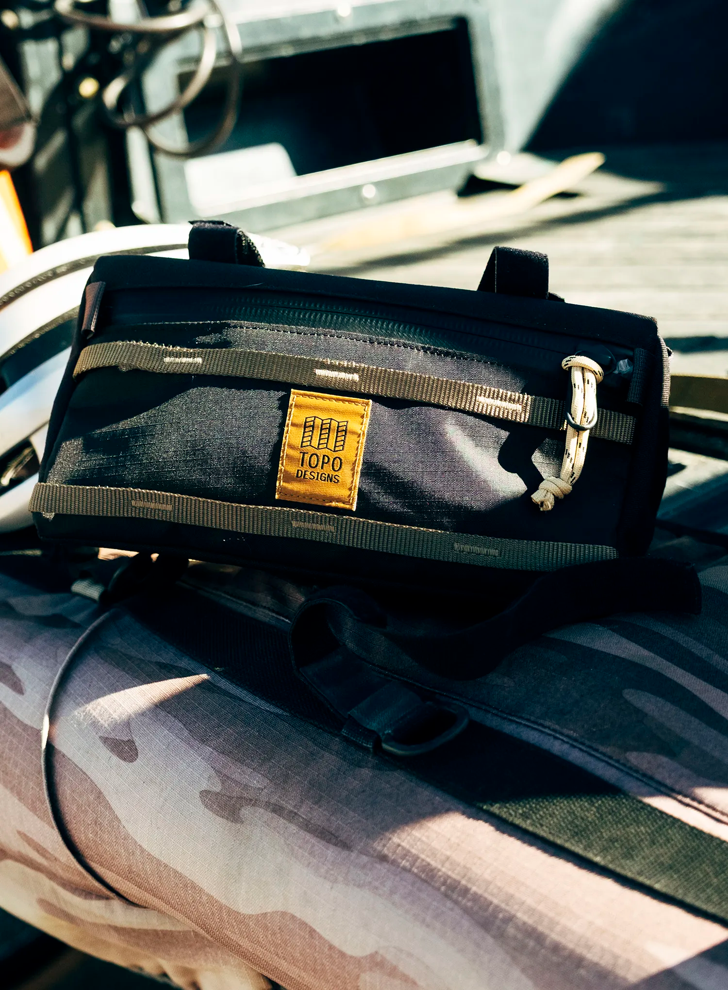 Torba za volan Topo Designs Bike Bag - black/neutral