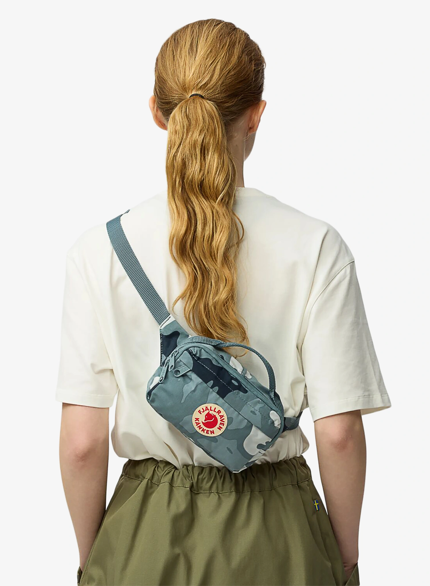 Torbica oko struka Fjallraven Kanken Graphics Hip Pack - nimbus blue/hidden animals